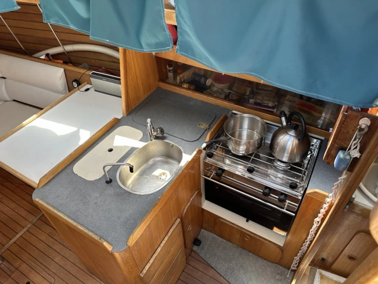 Barca a vela a noleggio a La Grande-Motte al miglior prezzo