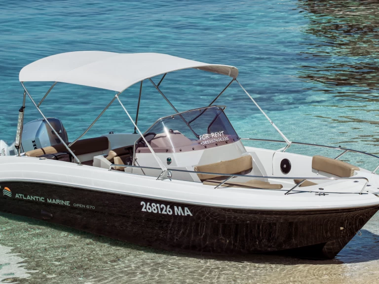 Noleggio Barca a motore a Podgora – Atlantic open 670