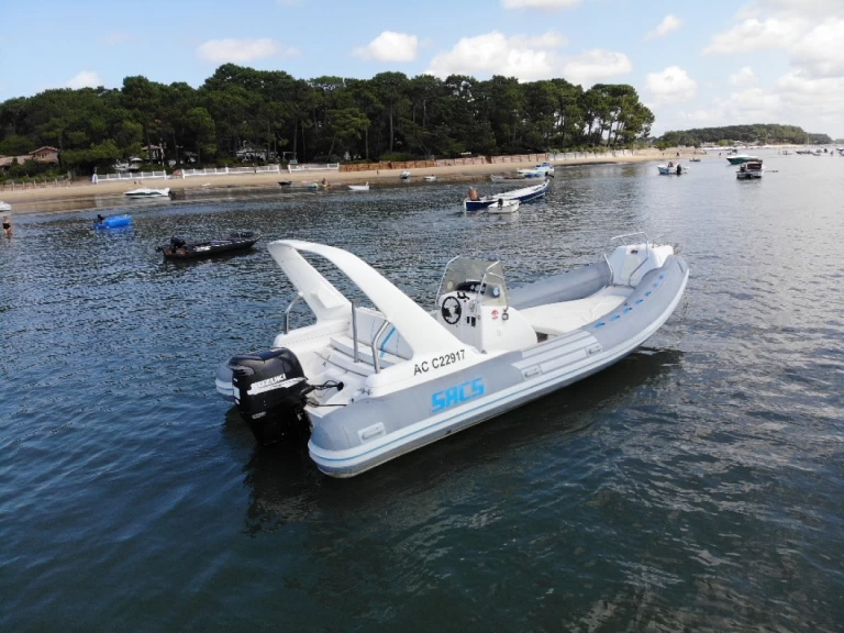 Noleggio a Lège-Cap-Ferret – Sacs Sacs S 680 Ghost su SamBoat