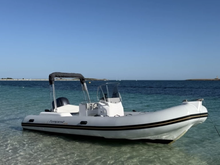 Noleggio Gommone Capelli con patente nautica