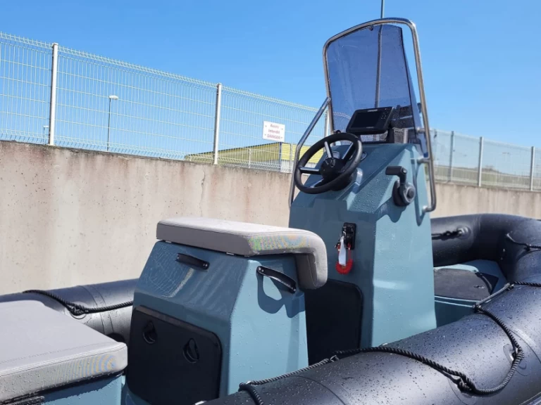 Noleggio Gommone a Les Sables-d'Olonne – Bombard Explorer 550