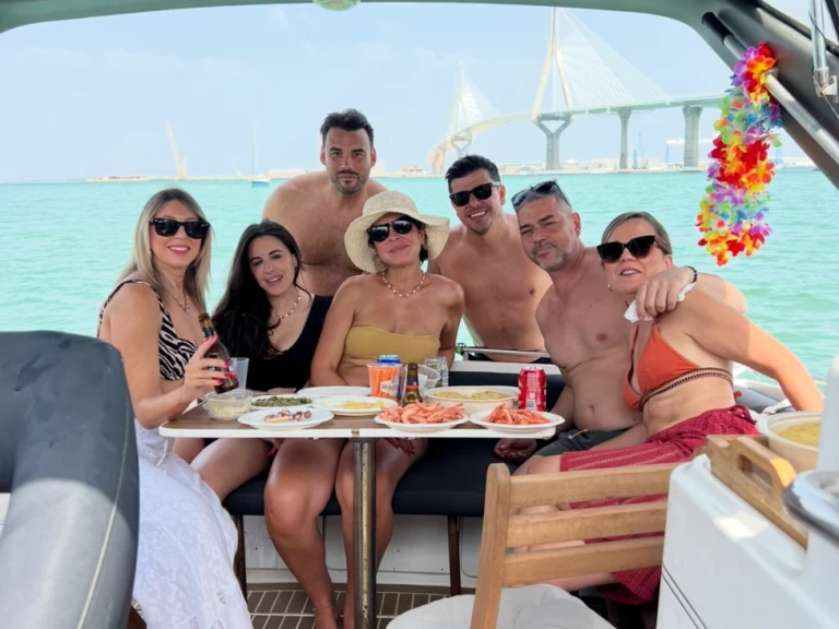 Noleggio Barca a motore con o senza skipper Larson a Puerto Sherry