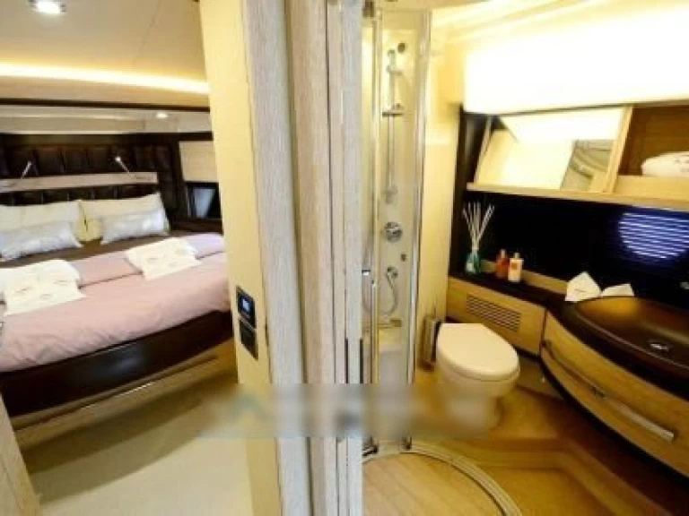 Noleggiare una Azimut 65 a Marina Del Rey