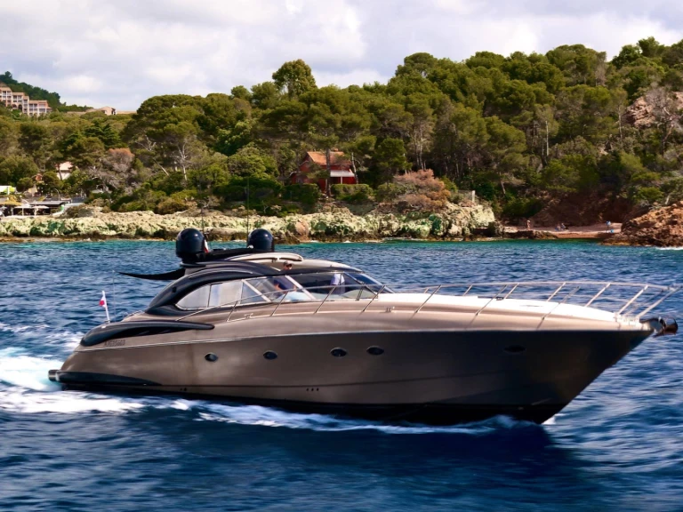 Sunseeker Predator 60 da affittare a  Saint-Raphaël