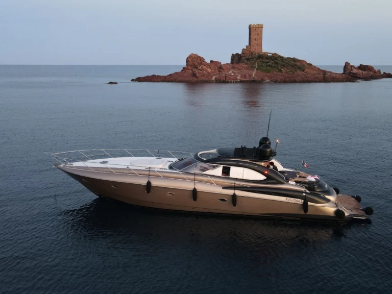Noleggio barche Sunseeker Predator 60 a Saint-Raphaël su Samboat