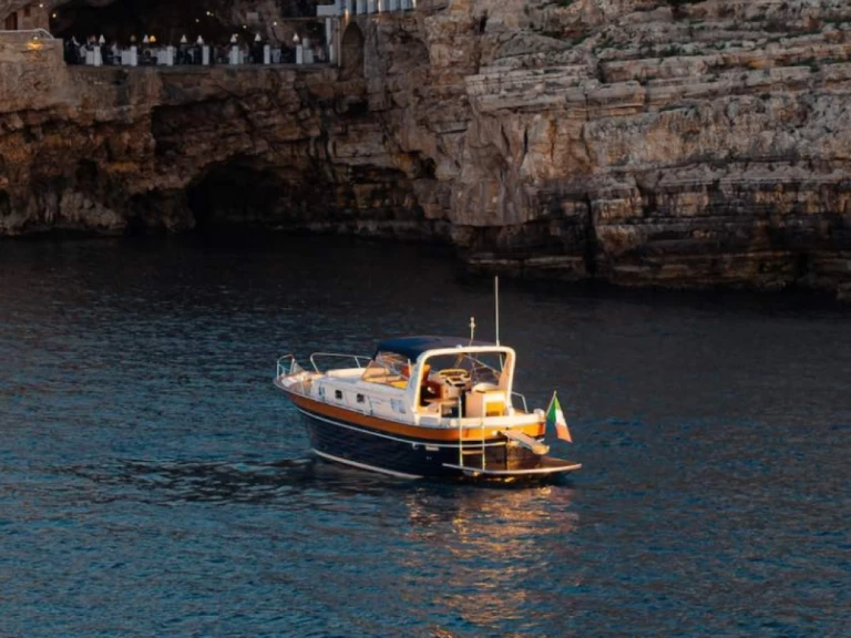 Noleggio Barca a motore Apreamare con patente nautica