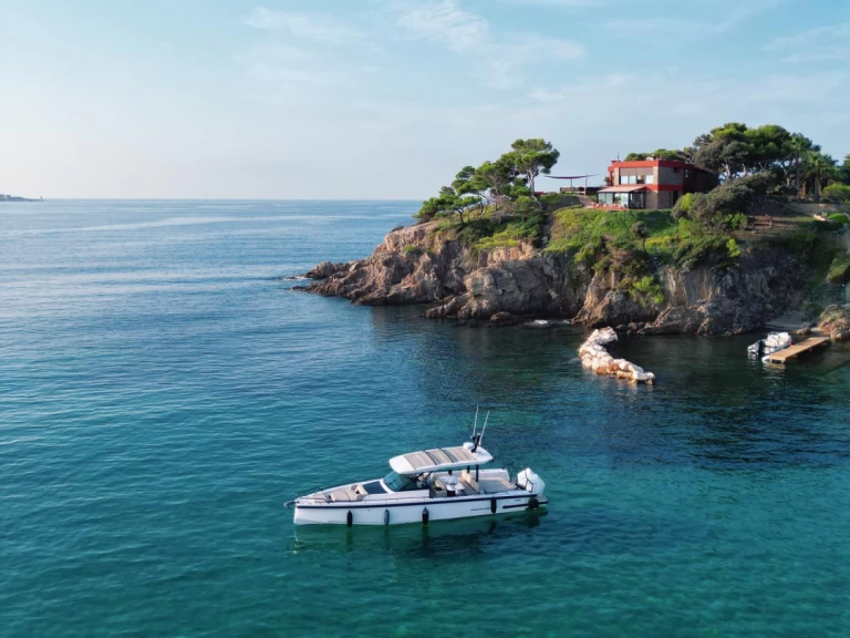 Barca a motore a noleggio a Port du Lavandou al miglior prezzo