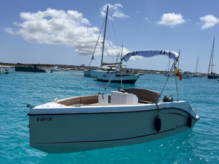 Noleggio Barca a motore con o senza skipper Silver Yacht a La Savina