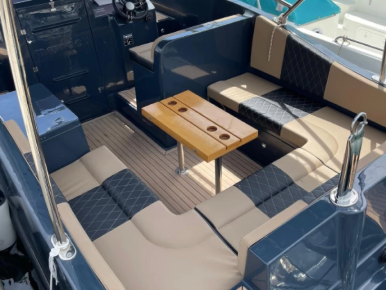 Noleggio barche Moonday yacht 780 WA a Six-Fours-les-Plages su Samboat