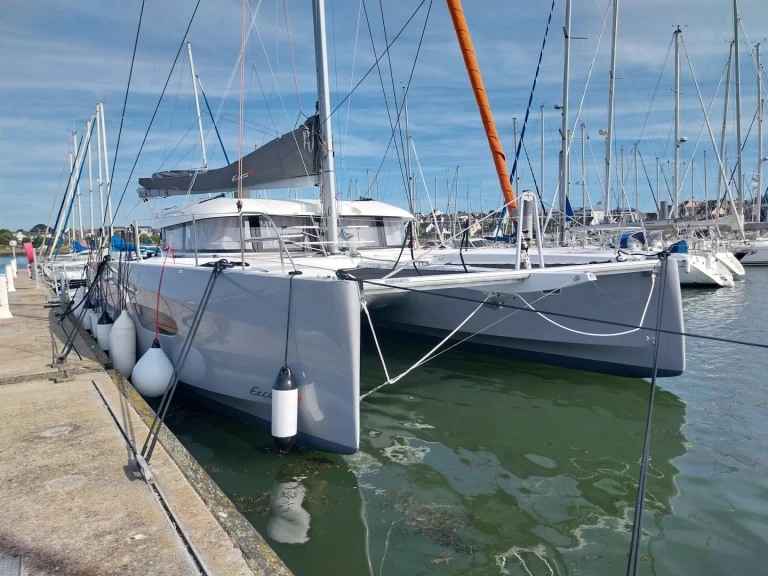 Noleggiare una Excess Excess 14 a Locmiquélic