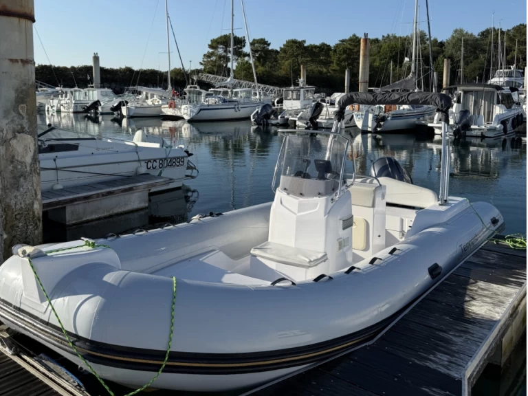 Noleggio Gommone Capelli con patente nautica