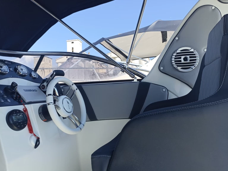 Noleggiare una Italmar Italmar Cabin 24 a Castellammare di Stabia