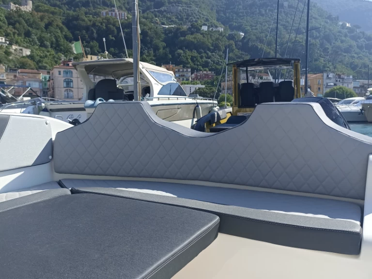 Noleggio barche Castellammare di Stabia economico Italmar Cabin 24