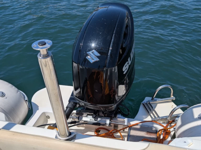 Noleggio barche Hyères economico NJ 700