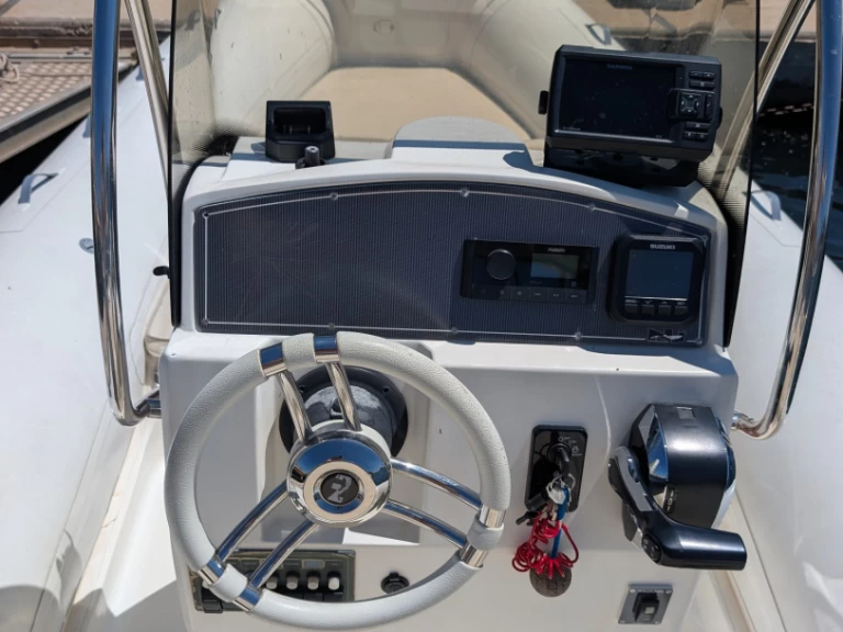 Noleggiare una Nuova Jolly NJ 700 a Hyères