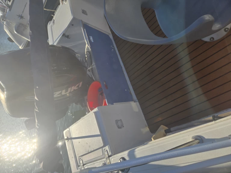 Noleggiare una Chris Craft Sea Hawk 195 a Arcachon