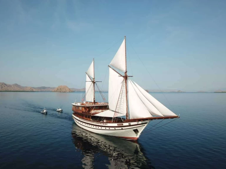 Noleggio Yacht di lusso a Labuan Bajo –  Prana by Atzaro