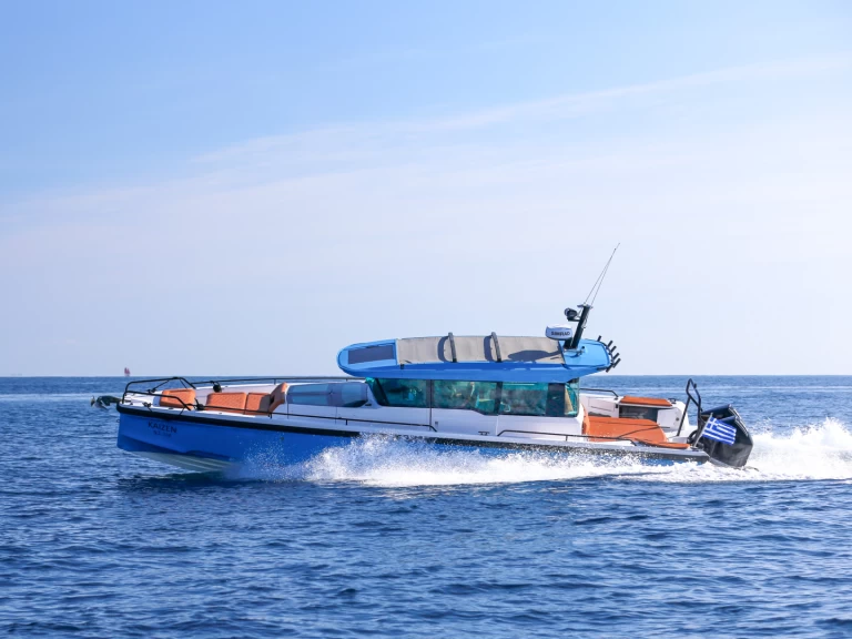 Noleggio Barca a motore Axopar con patente nautica