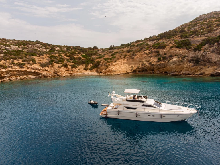 Noleggiare una Ferretti Ferretti 165 Fly a Glyfáda