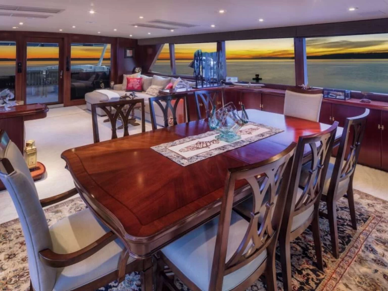 Noleggio Yacht di lusso Broward con patente nautica