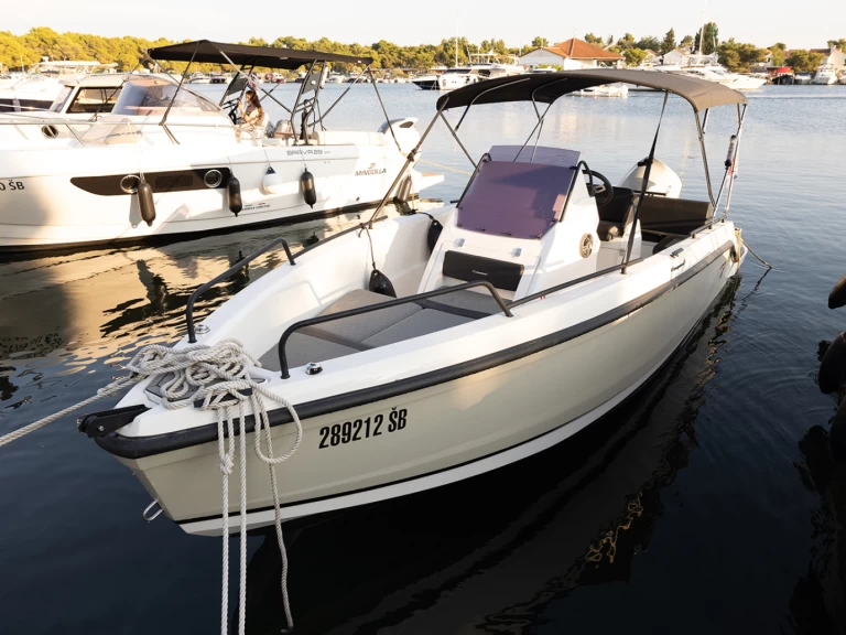 Noleggio Barca a motore con o senza skipper Compass Boats a Sebenico