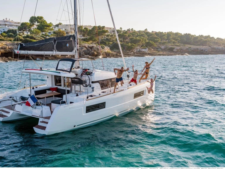 Noleggio Catamarano Lagoon con patente nautica