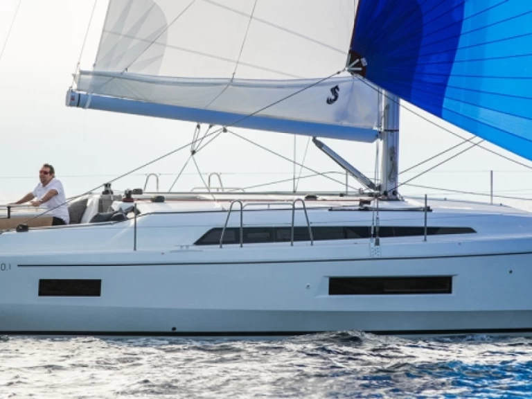 Noleggiare una Bénéteau Oceanis 40.1 a Trogir