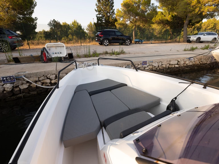 Compass Boats Compass 7s da affittare a  Sebenico