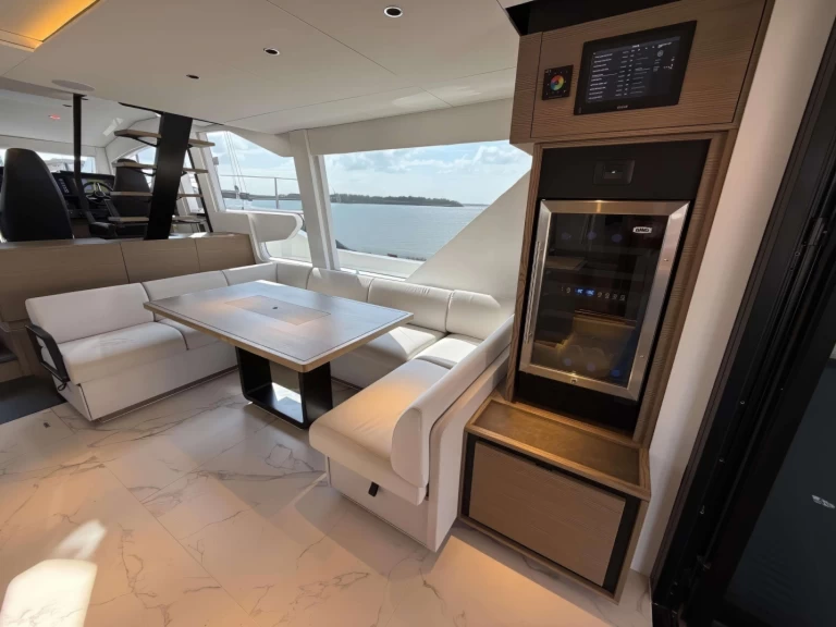 Noleggio barche Bahamas economico Xquisite Hybrid