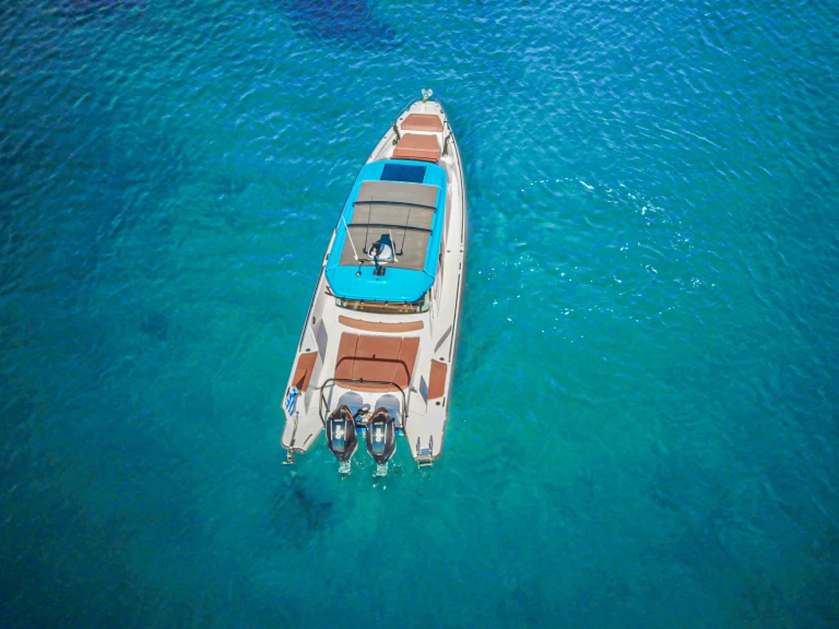 Noleggio a Chaniá – Axopar Axopar 37 XC Cross Cabin su SamBoat