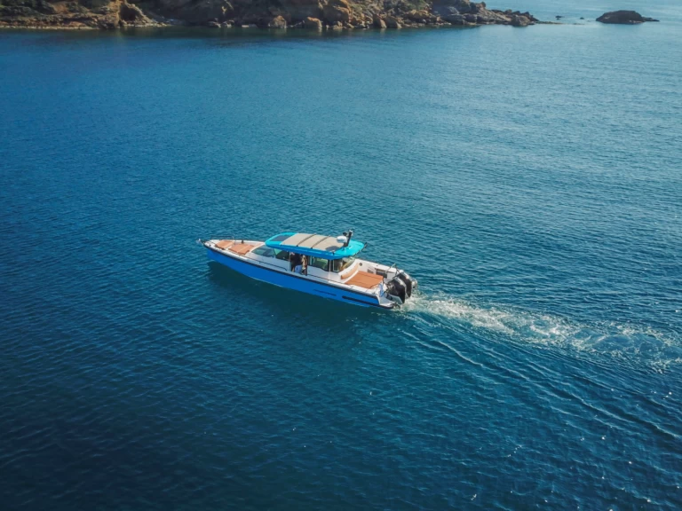 Noleggio barche Axopar Axopar 37 XC Cross Cabin a Chaniá su Samboat