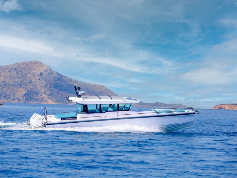Noleggio barche Lávrio economico Axopar 37 XC Cross Cabin (2 cabins)