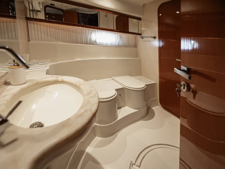 Noleggiare una Ferretti Ferretti 165 Fly a Glyfáda