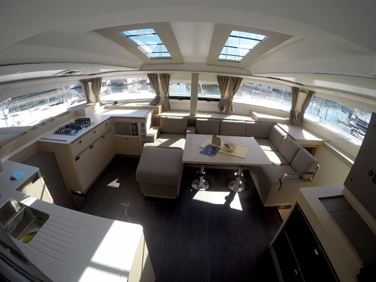Noleggiare una Fountaine Pajot Elba 45 a Sebenico