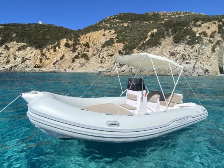 Noleggio barche Villasimius economico Predator 540