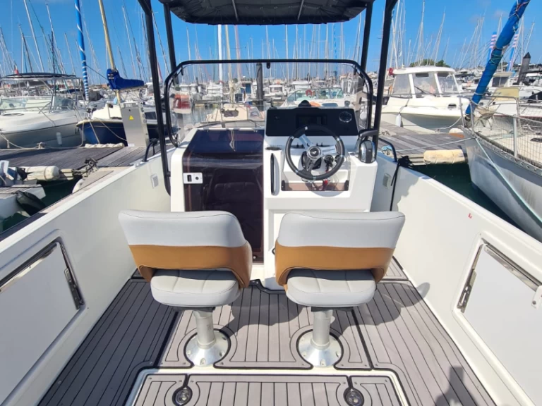 Bénéteau Flyer 7 SPACEdeck da affittare a  Les Sables-d'Olonne