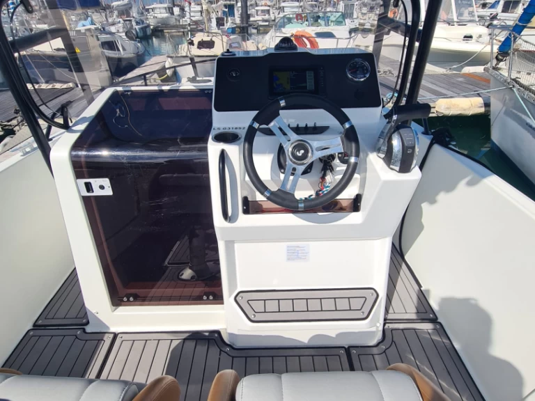 Noleggio a Les Sables-d'Olonne – Bénéteau Flyer 7 SPACEdeck su SamBoat