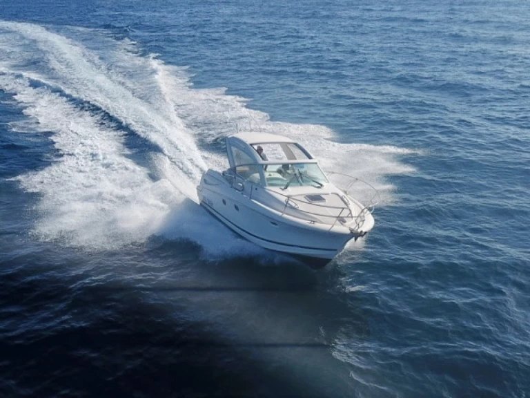 Noleggio Barca a motore Jeanneau con patente nautica