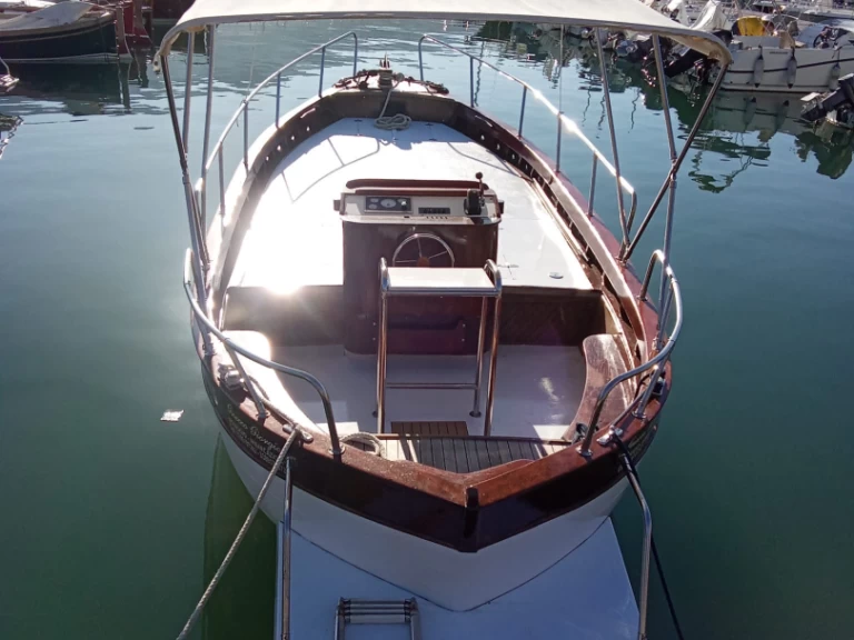 Noleggio Barca a motore Marine con patente nautica