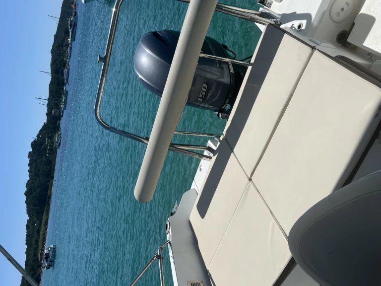 Noleggio Barca a motore con o senza skipper Bénéteau a Hyères