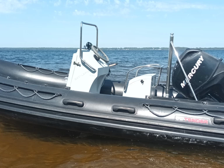 Noleggio barche 3D Tender Defender 490 a Lacanau su Samboat