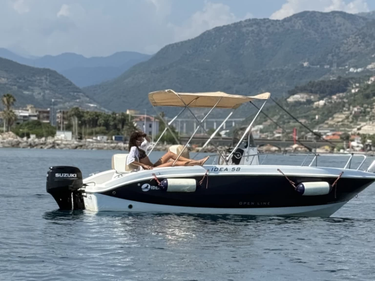 Noleggio Barca a motore con o senza skipper Idea Marine a Arma di Taggia