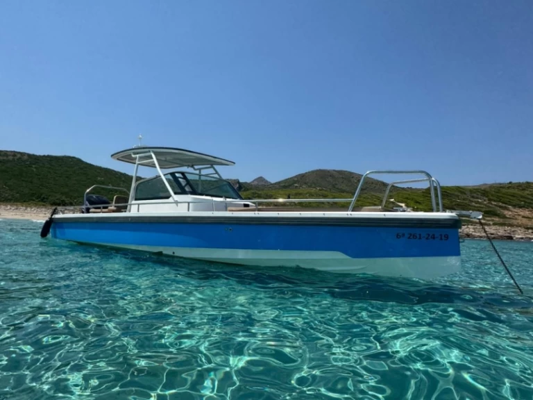 Barca a motore a noleggio a Can Picafort al miglior prezzo