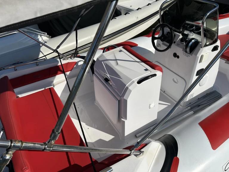 Gommone a noleggio a Hyères al miglior prezzo