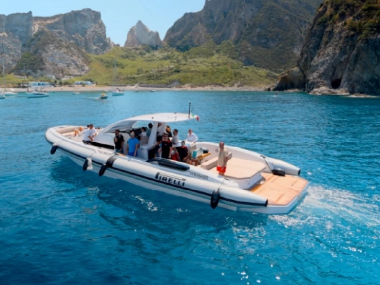 Noleggio barche Pirelli 50 EFB a Napoli su Samboat