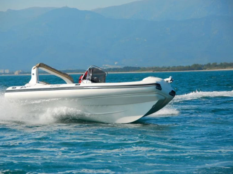 Gommone a noleggio a Bol al miglior prezzo