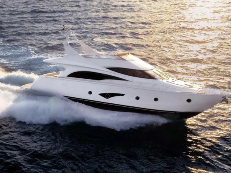 Noleggio Yacht di lusso Marquis con patente nautica