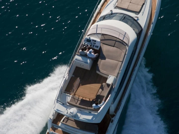 Noleggio Barca a motore Prestige con patente nautica