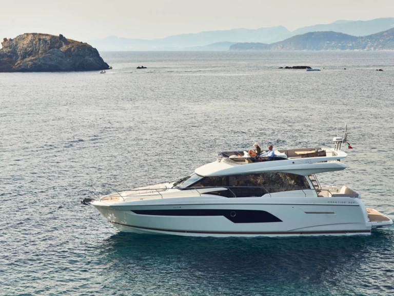 Jeanneau Prestige 520 Fly da affittare a  Antibes