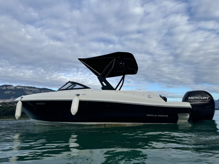 Noleggiare una Bayliner VR4 a Grand Port d'Aix-les-Bains